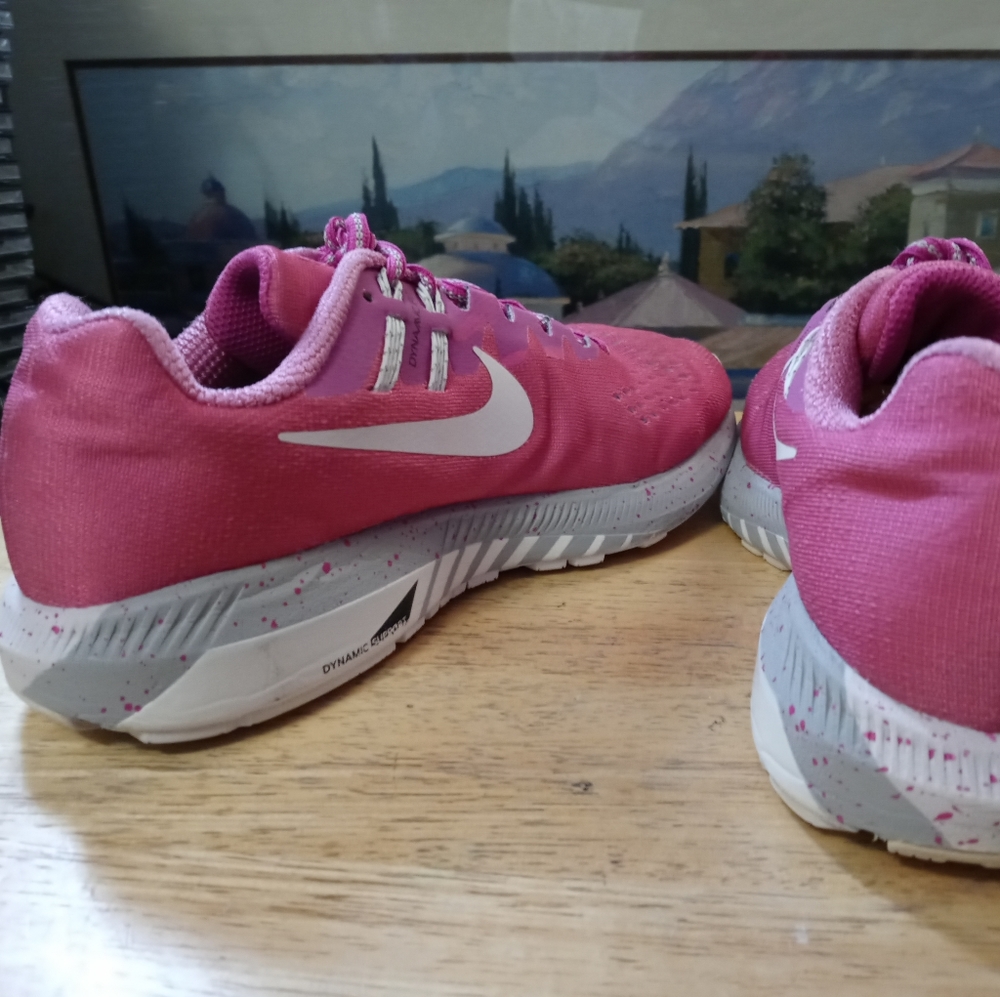 👟👟NIKE AIR PINK ZOOM STRUCTURE🛍👡GET YOUR PINK COLORS ON.👚🩱 - Picture 8 of 16